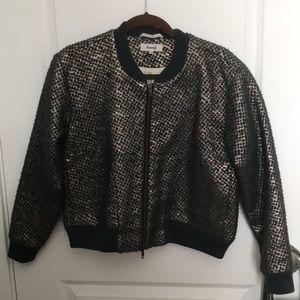 Chic jacket perfect for Fall!